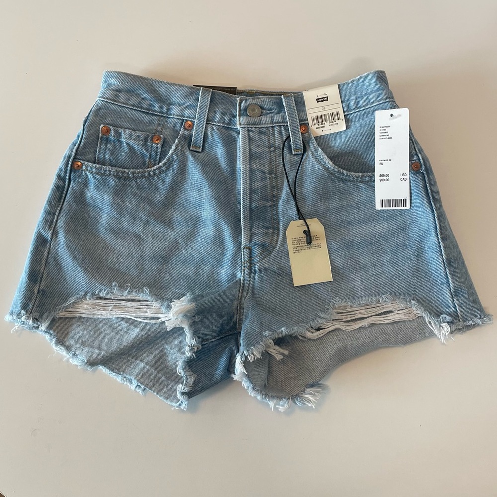 Levi’s 501 denim shorts, size 25, light wash